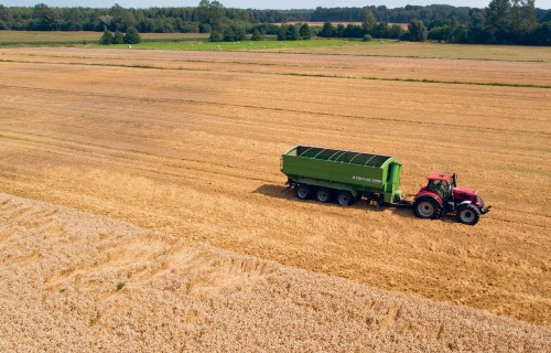 PRONAR piekabes tagad oficiāli pieejamas Latvijā – AS Ferrus kļūst par autorizēto pārstāvi